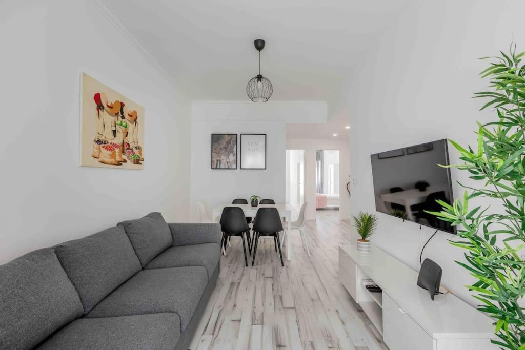 Lovely 3-Bedroom Condo W/ Free Parking On Premises Queluz Zewnętrze zdjęcie