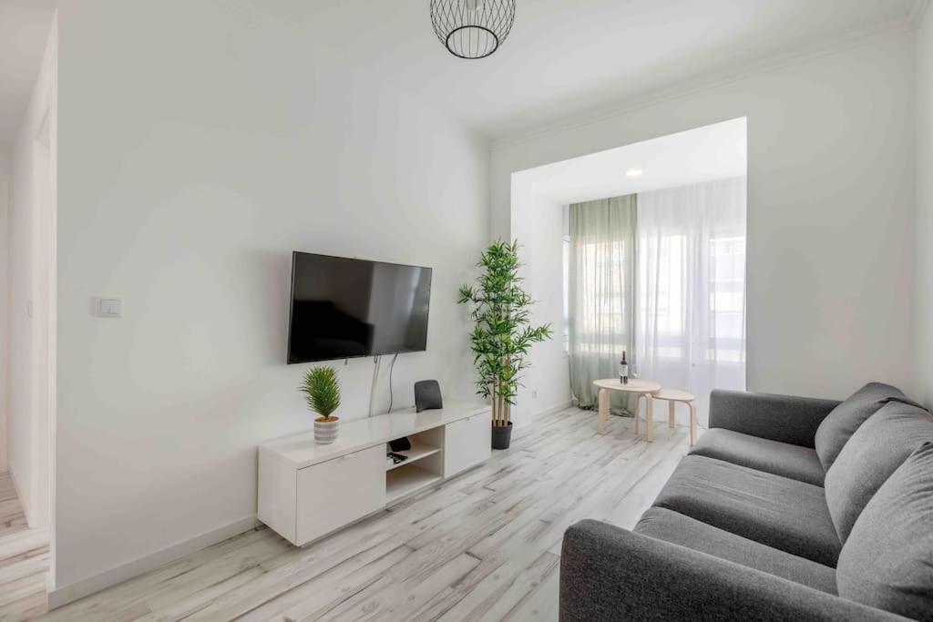 Lovely 3-Bedroom Condo W/ Free Parking On Premises Queluz Zewnętrze zdjęcie