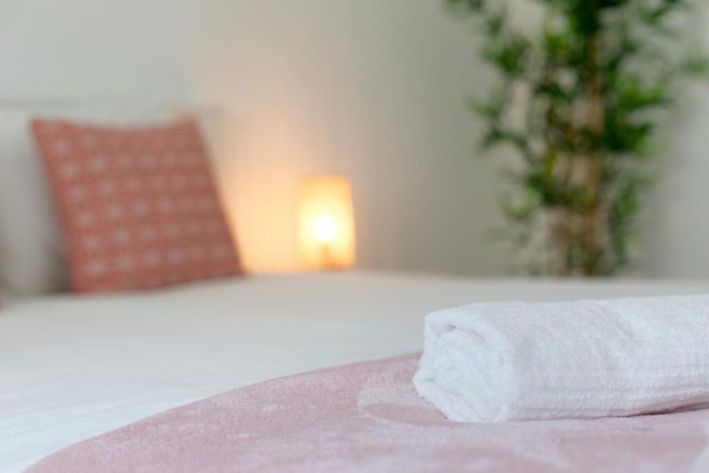Lovely 3-Bedroom Condo W/ Free Parking On Premises Queluz Zewnętrze zdjęcie