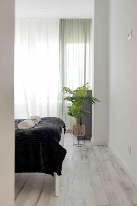 Lovely 3-Bedroom Condo W/ Free Parking On Premises Queluz Zewnętrze zdjęcie