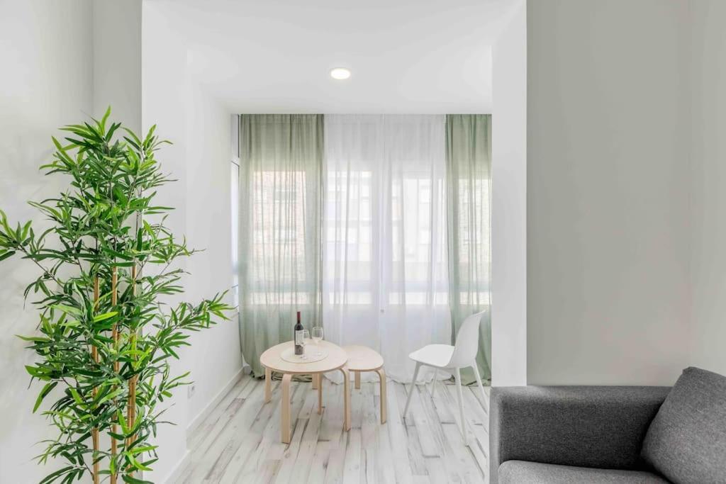 Lovely 3-Bedroom Condo W/ Free Parking On Premises Queluz Zewnętrze zdjęcie